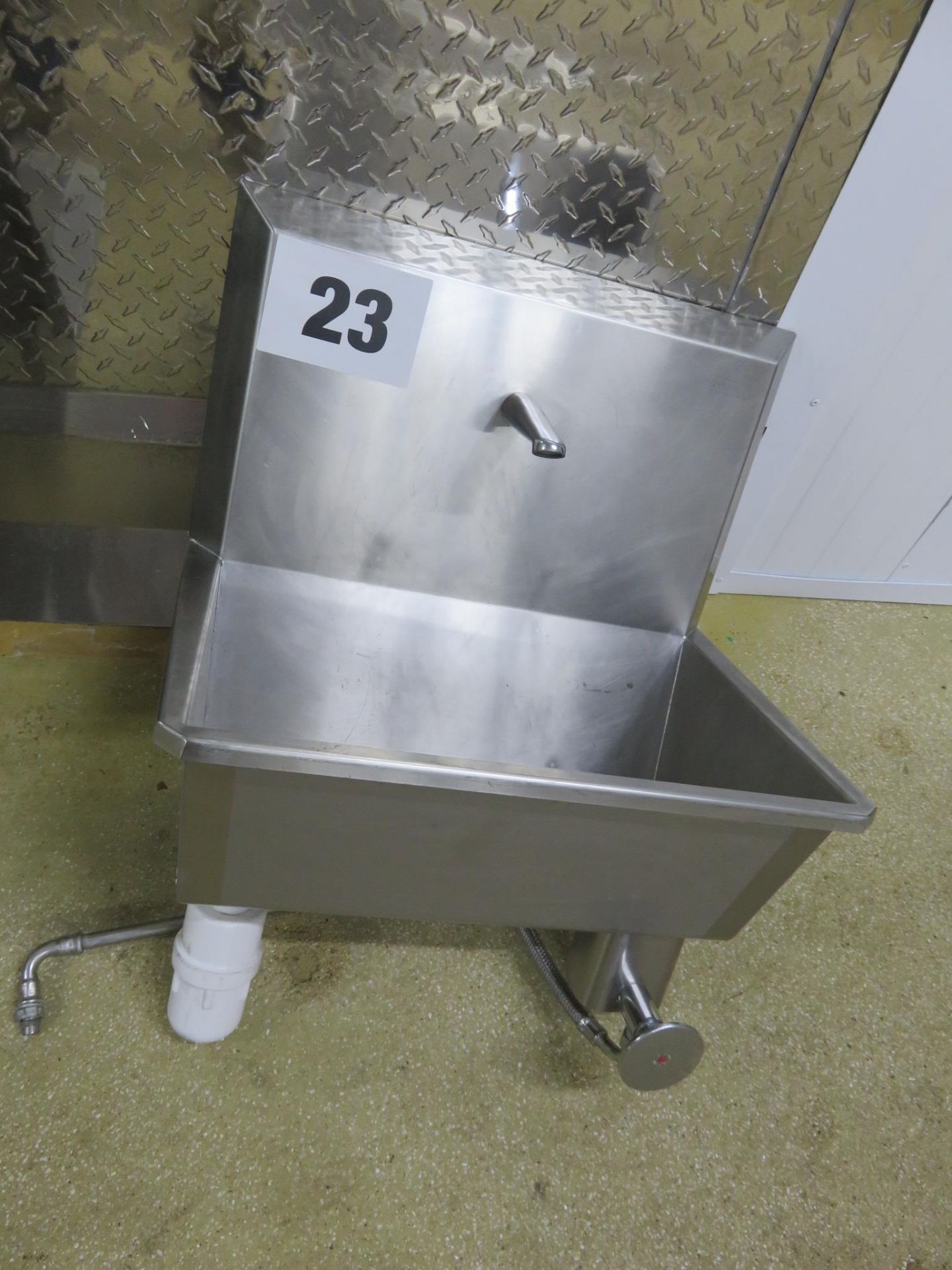 Syspal S/s Sink - knee operated. Lift out £15