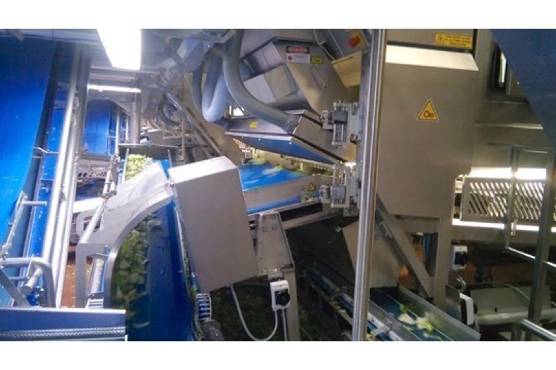 Best Genius Optical Sorter. Model 1600. Cost new £500K, as new, used for only 2 months Lift out £550 - Image 2 of 9