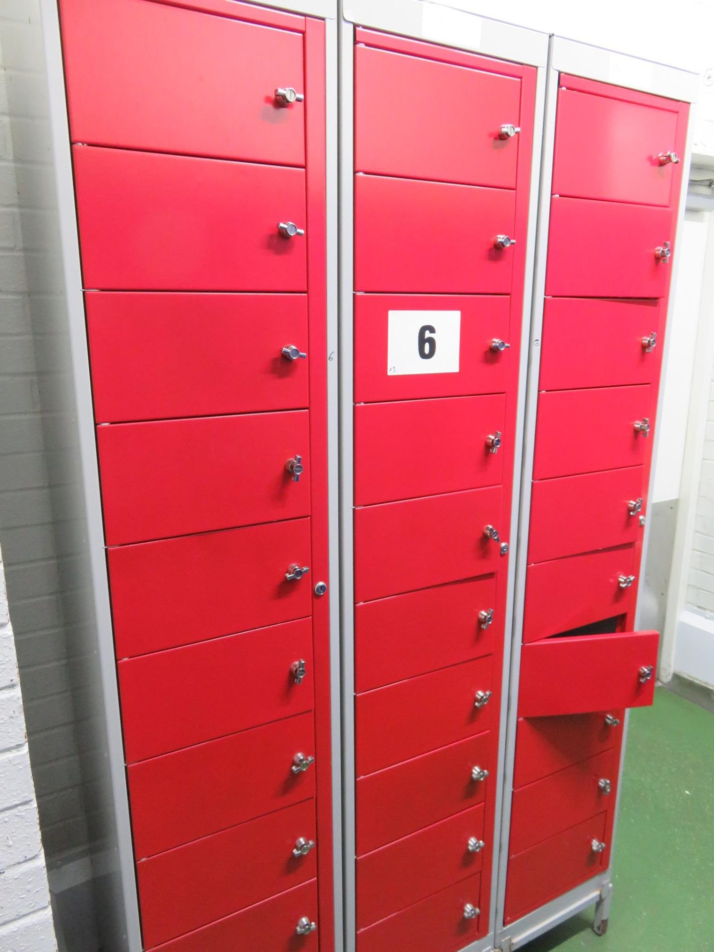 3 x Lockers with 10 compartments each. Lift out £15