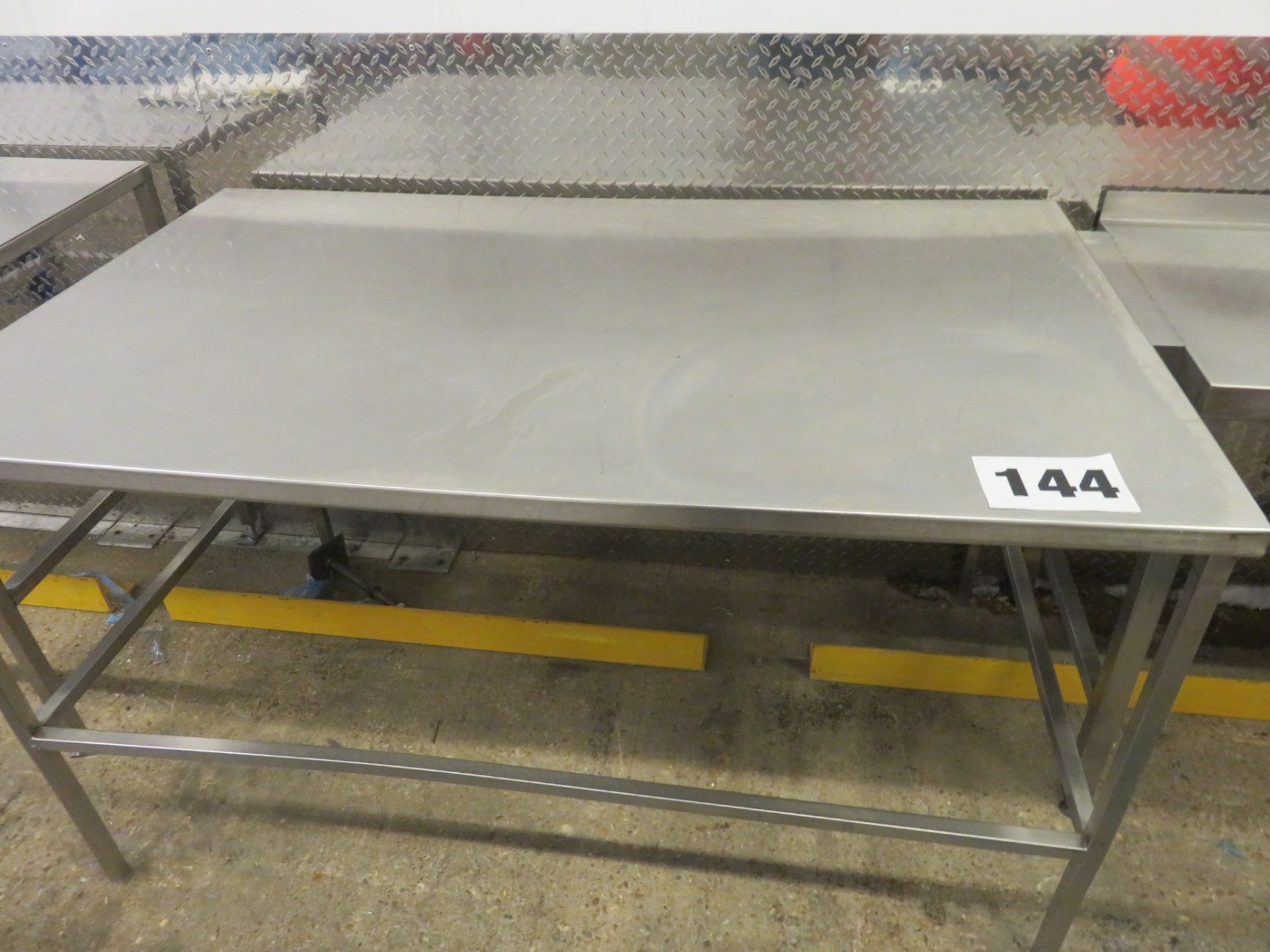 Table S/s 1500 x 920mm. Lift out £10