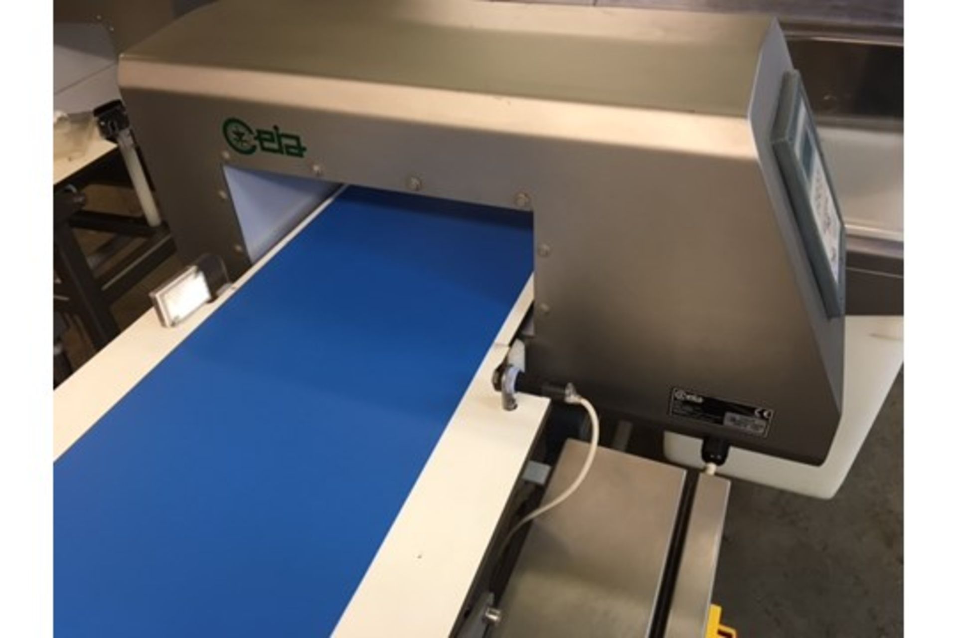 Ceia metal detector, 350 x 150 aperture.reject into lockable bin. Footprint is 1.5m long x 1m wide. - Image 2 of 3