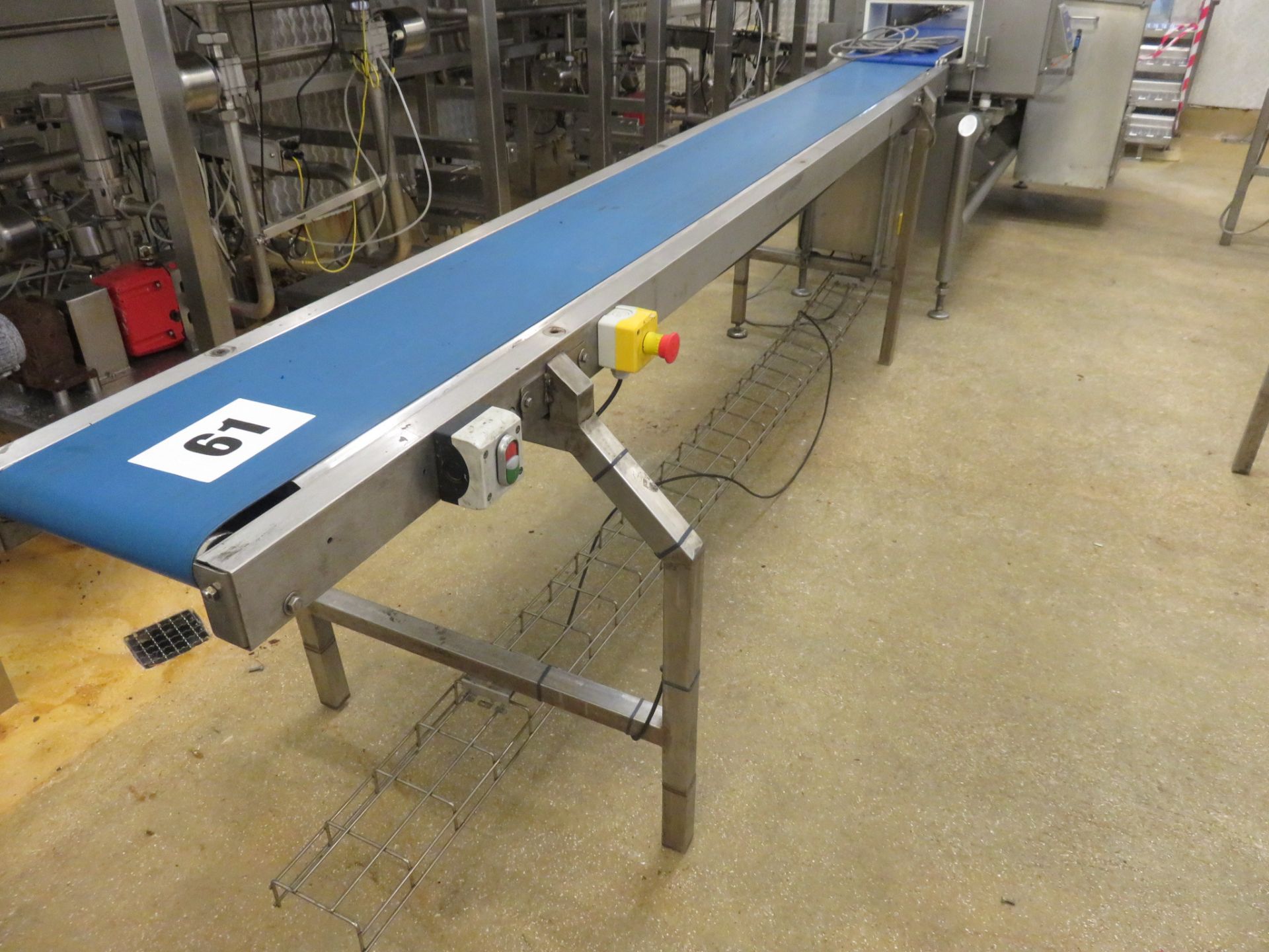 Conveyor S/s. 3 meters long x 200mm wide blue neoprene belt. Fixed speed. Lift out £30 - Image 2 of 2
