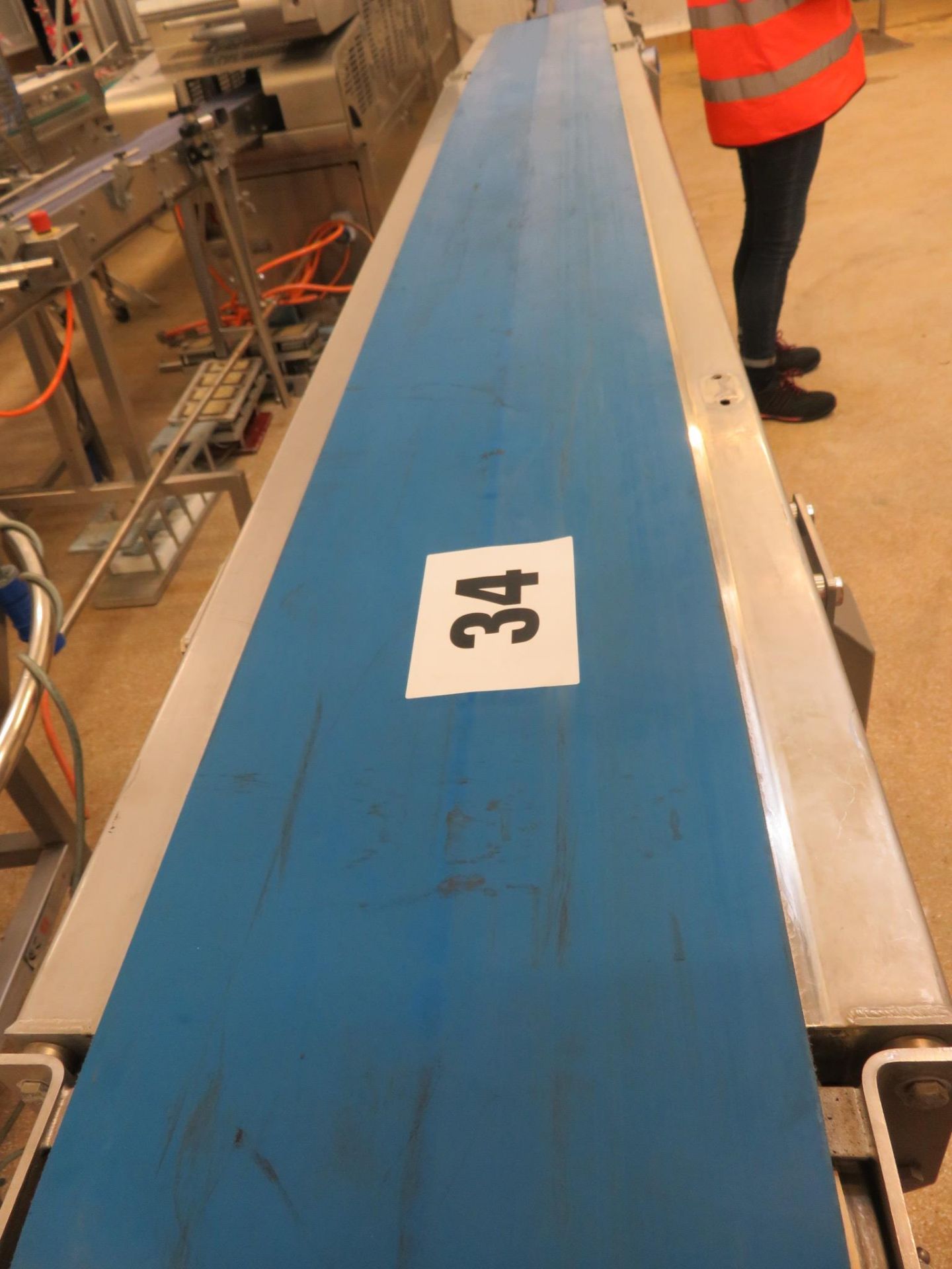 Conveyor by Icon Engr. 3200mm long x 300mm wide blue neoprene belt. Lift out £30 - Image 2 of 2