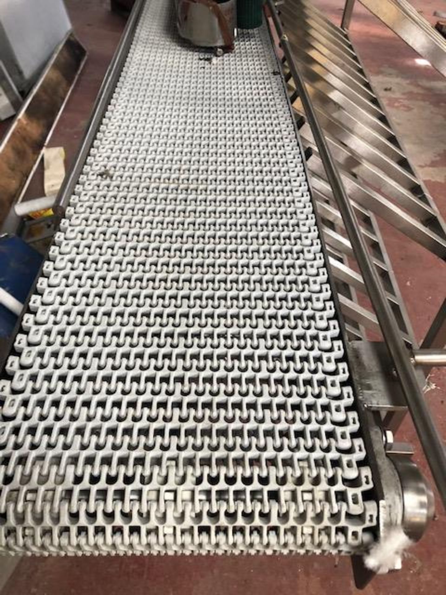 Intralux Conveyor System With a 90 degree bend. Lift out £50 - Image 2 of 3
