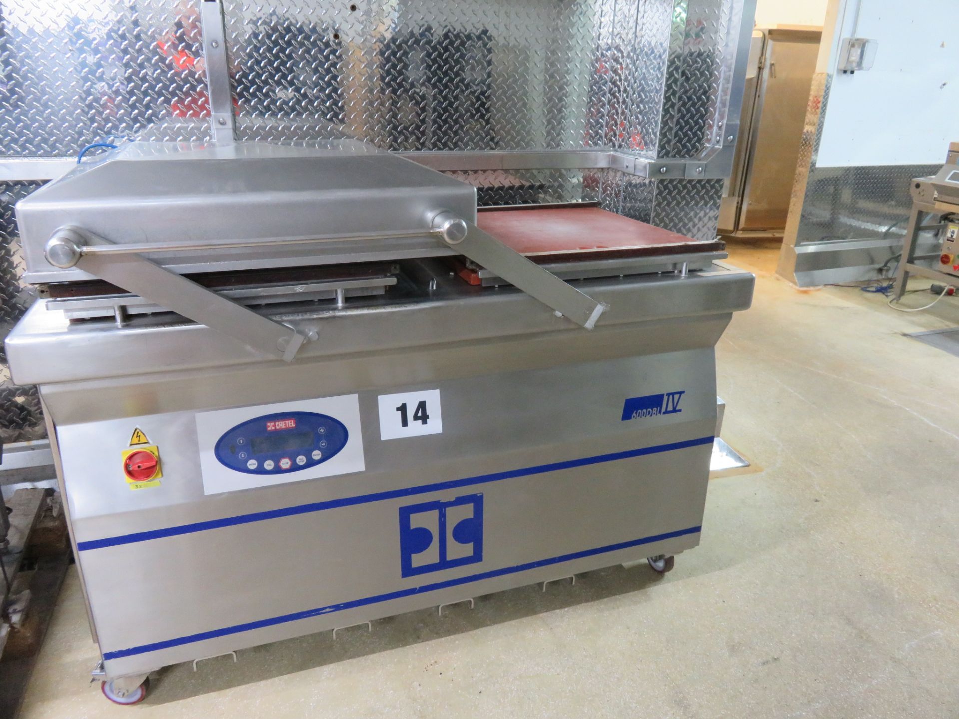 Vacuum Packer double chamber by Cretel. 2 heat seal bars in each chamber. 600mm front . Lift out £40 - Image 2 of 4