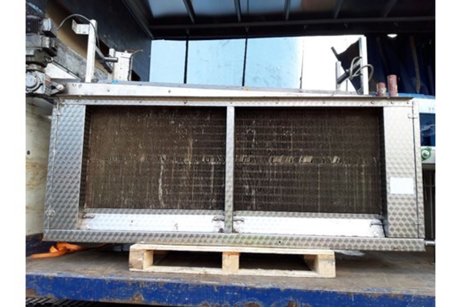 Evaporator Model DDL 6 - 60 by Heating + Cooling Coils. Lift out £80