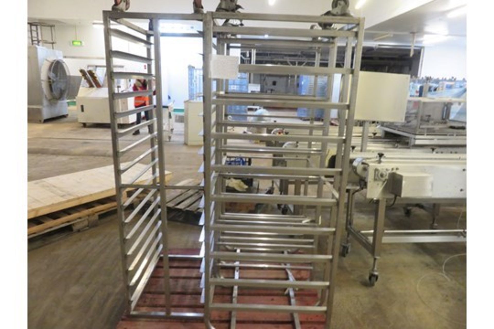 3 x S/s Racks - 2 x holds 9 trays & 1 rack holds 16 Trays. Lift Out £20