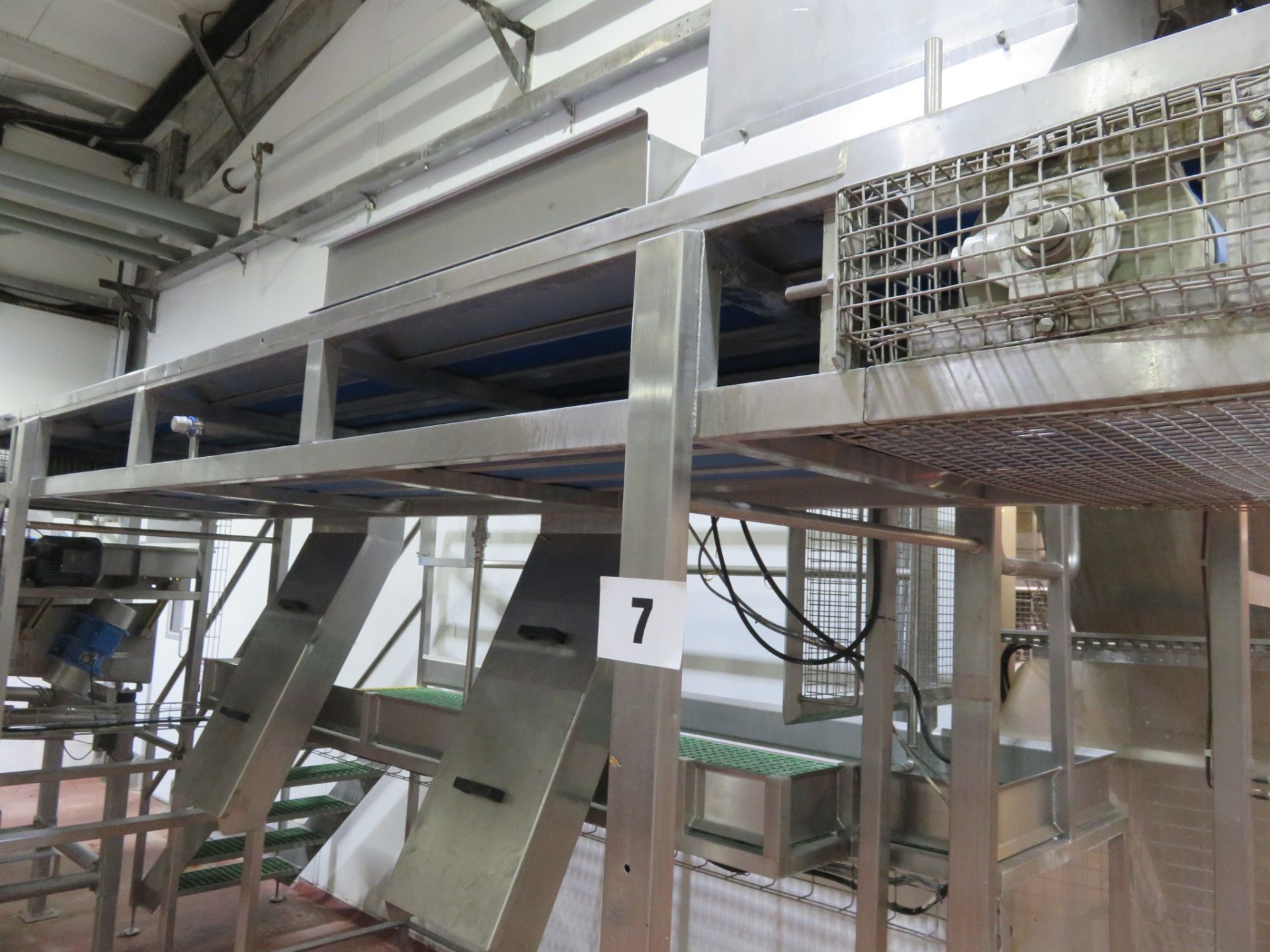 Conveyor approx. 4.3 meters long x 600mm wide belt. Height to conveyor approx. 2.2 meters. LO £240 - Image 3 of 5