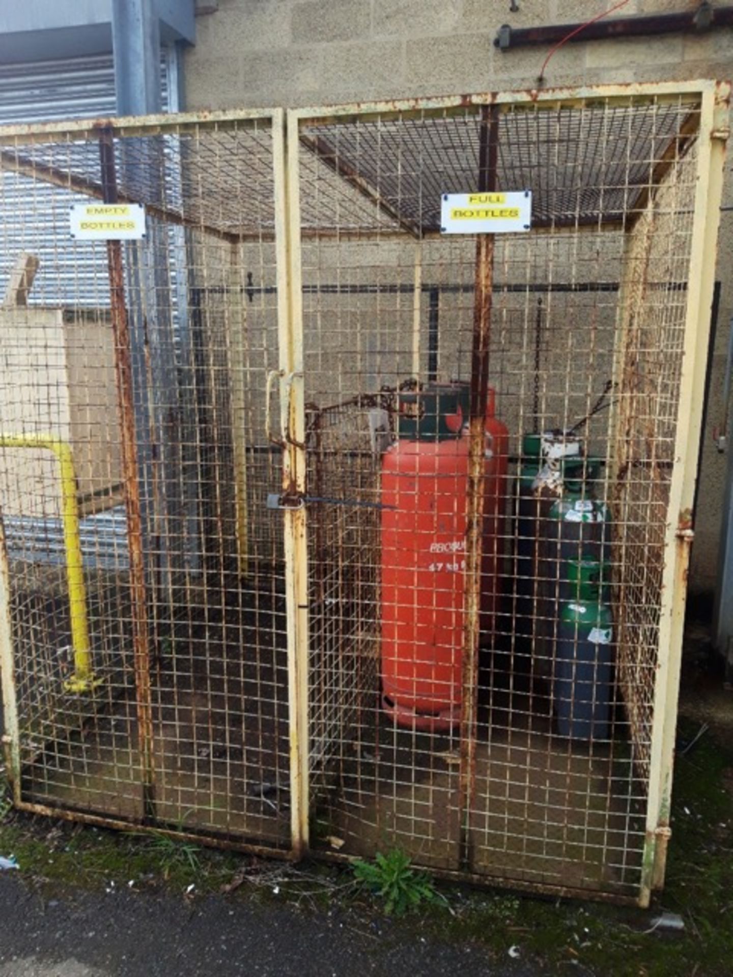 3 x Gas Bottle Storage Units and 1 x Forklift Personnel Platform. LO £80 - Image 2 of 4