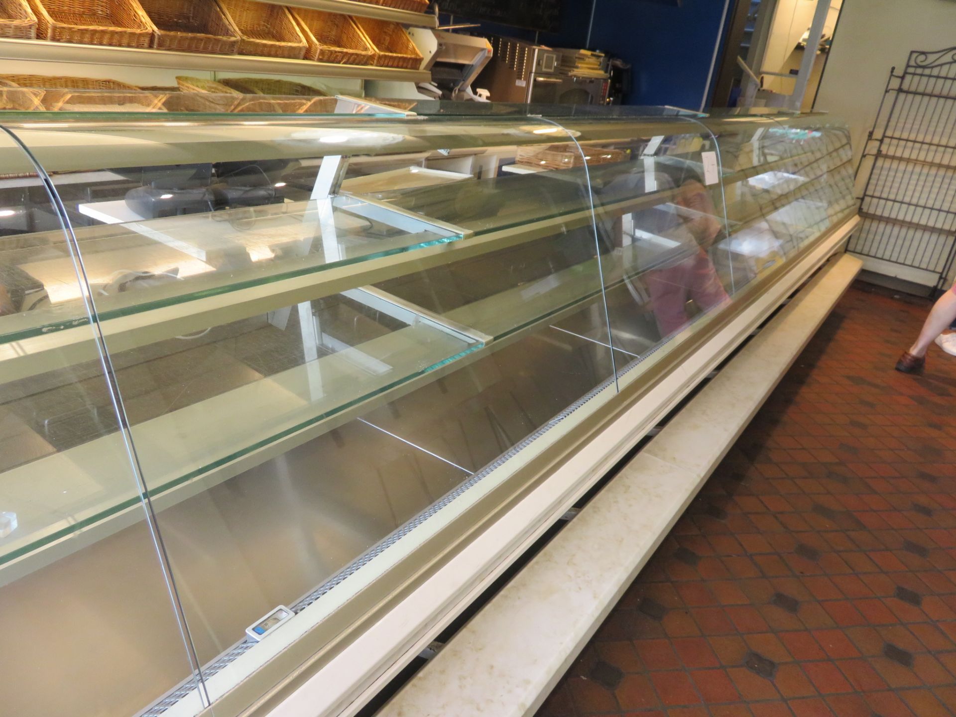 Wescho Refrigerated Display Cabinets (5 meter), plus hot plate (1 meter), plus Trays .LO£800 - Image 3 of 4