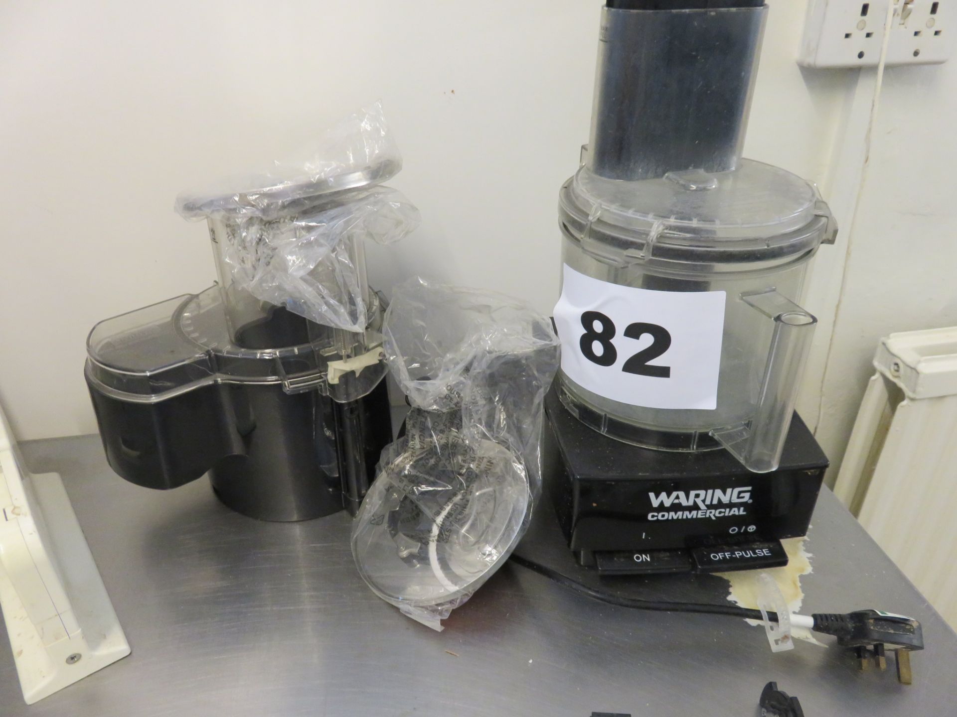 1 x Waring Commercial Food Processor with continuous feed chute and 2 spare discs. Lift out £15