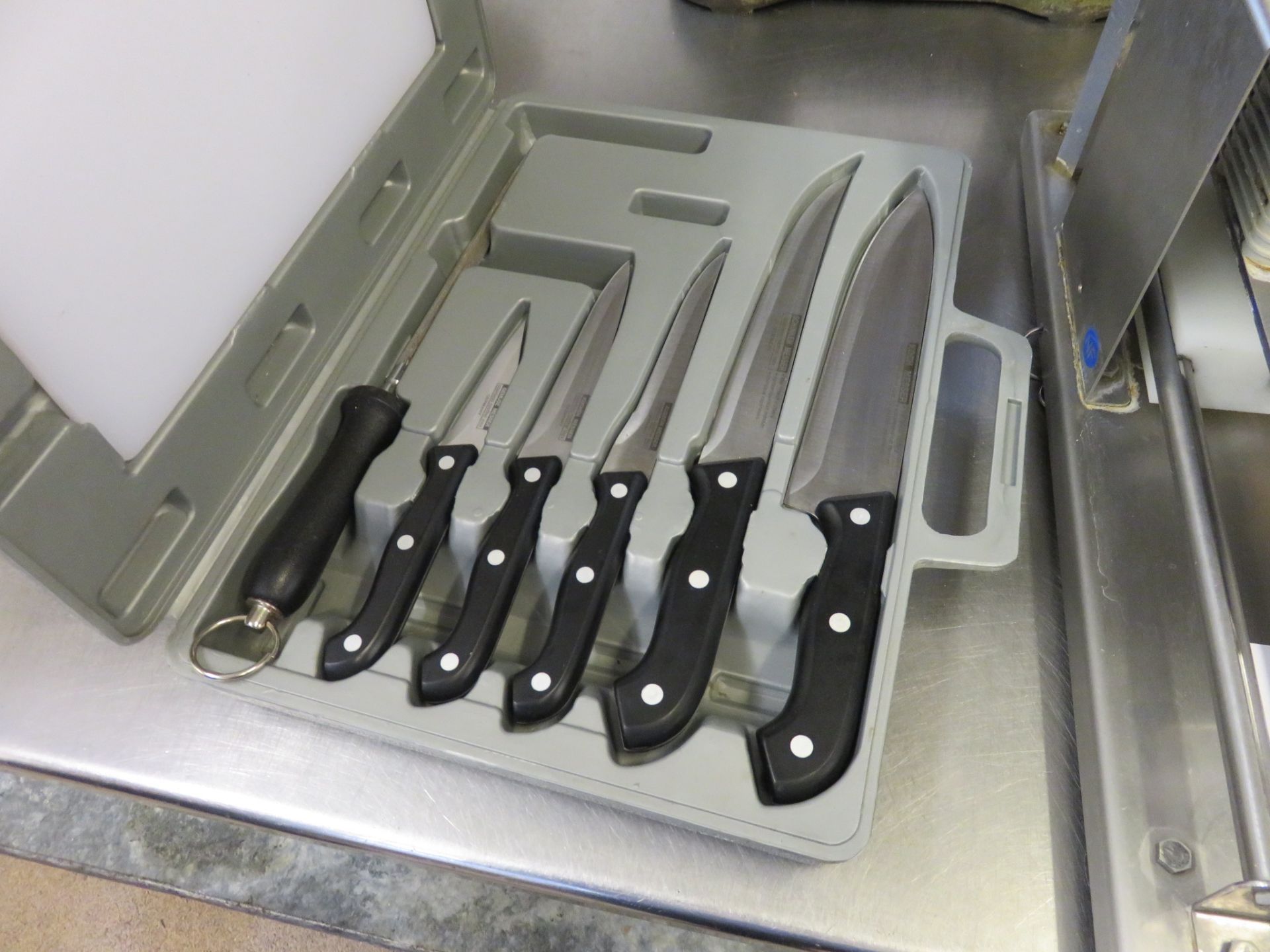 Set of Knives Lift out £10 - Image 2 of 2