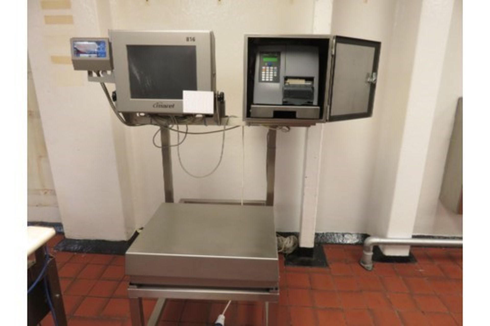 Marel 816 weigh, price, labeller with Net Gear communication system for over & under. LO £40.