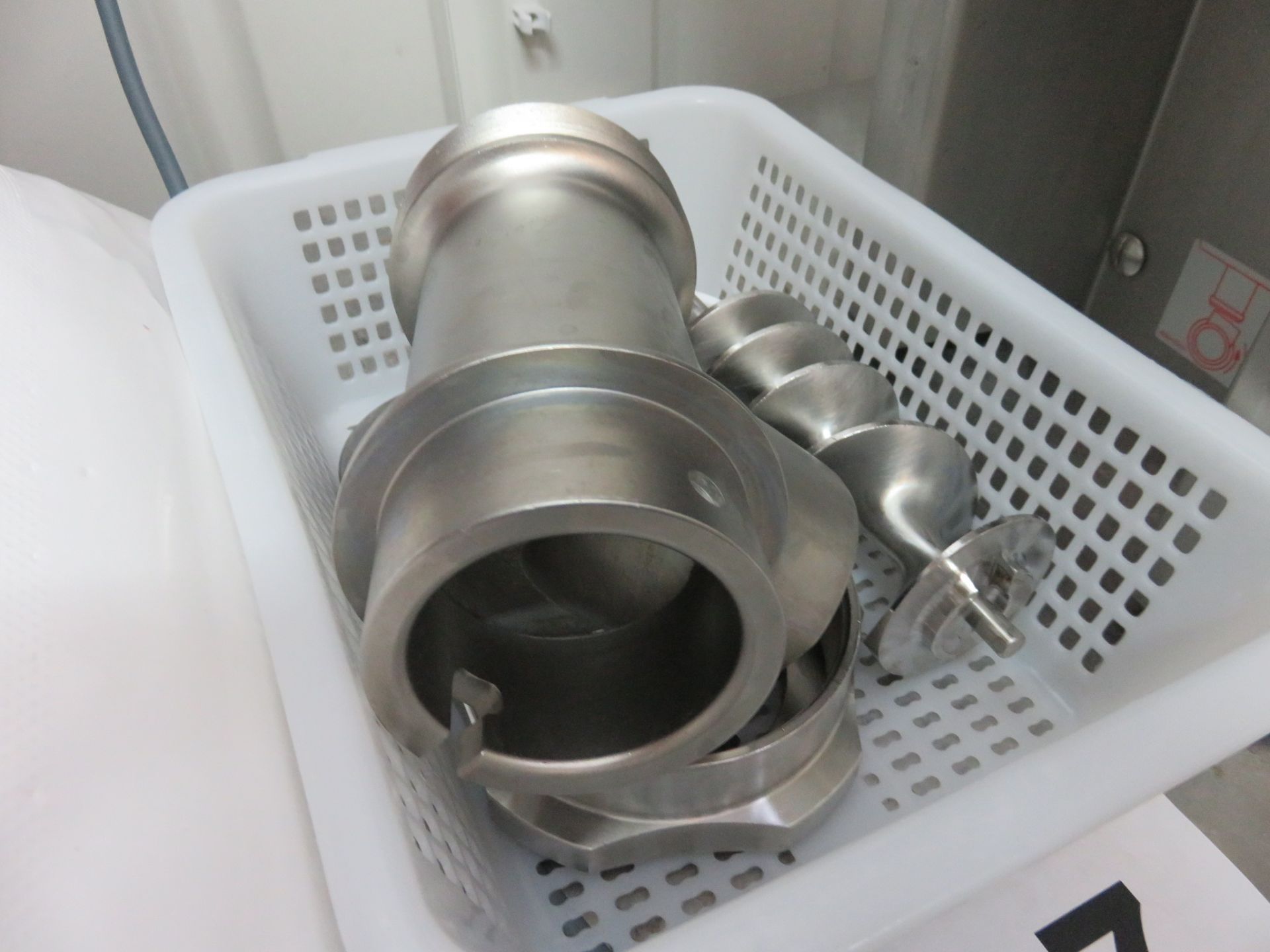 Mainca PX-32 meat mincer. 2018. With extra large tray pan. LO £15. - Image 3 of 4