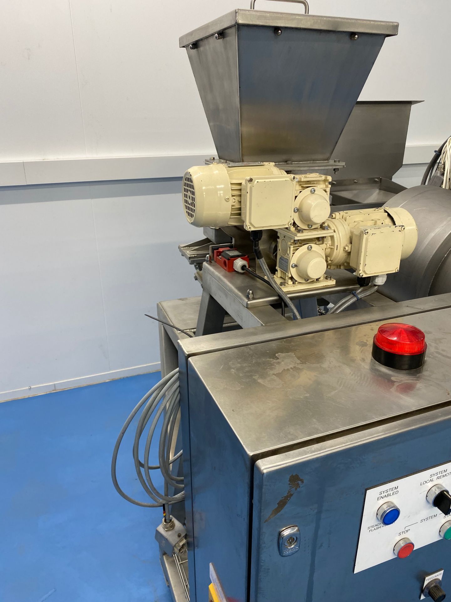 Flomech screw feed vibratory feeder for anti-coagulant coating and/or flavourings. LO £20. - Image 4 of 5