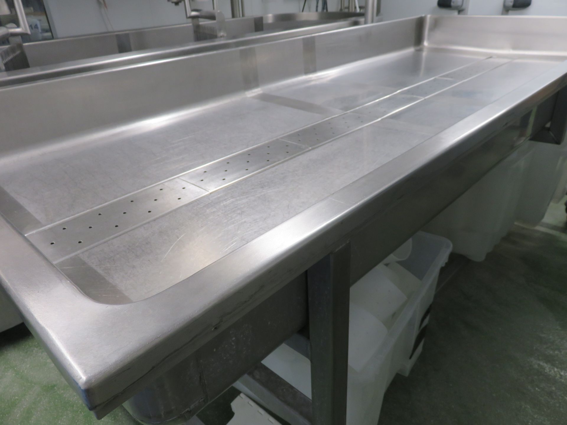 S/s draining table. 2017. Mobile unit. LO £100. - Image 4 of 5