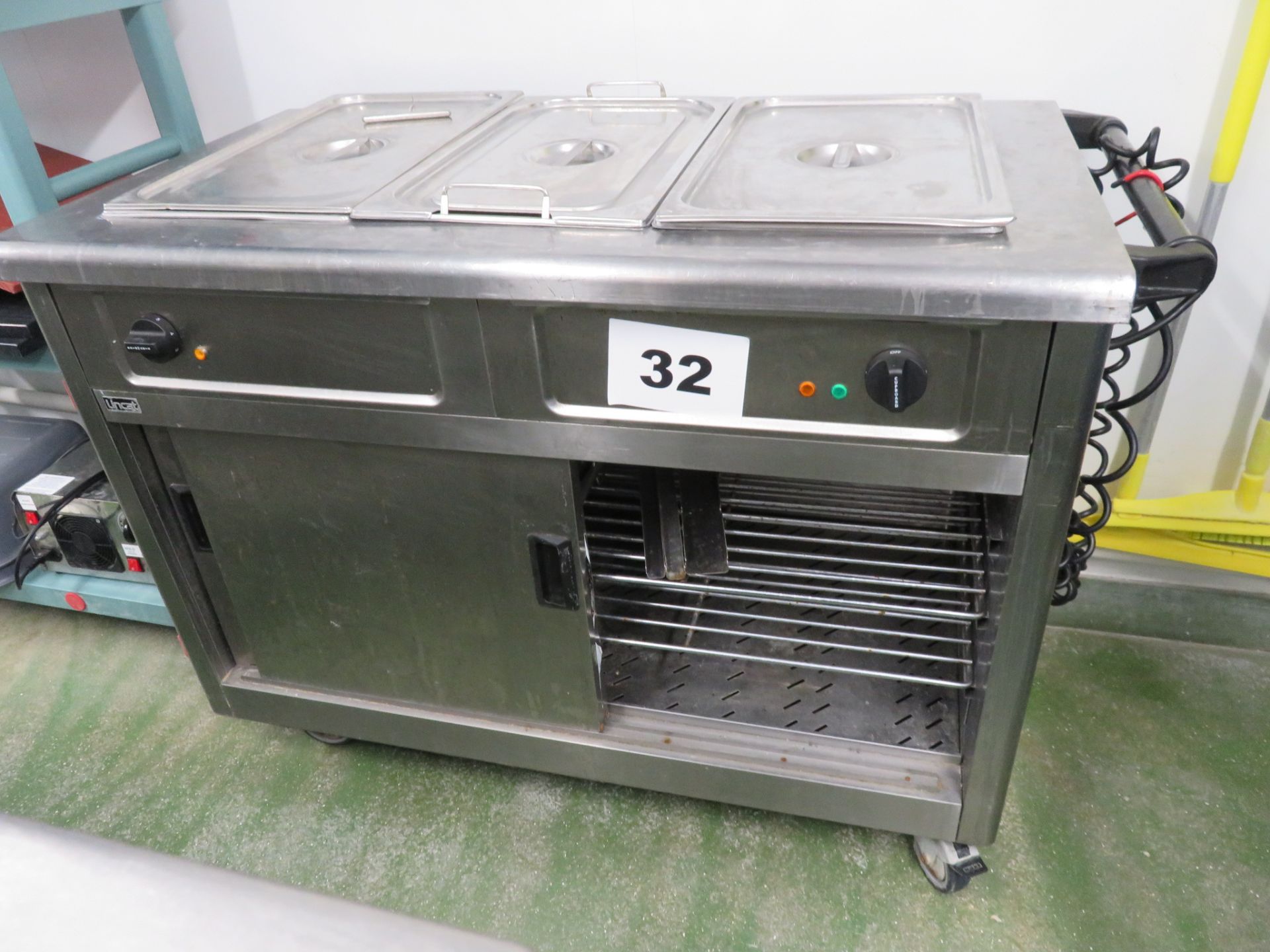 3-pan wet bain marie and warming cabinet. 2018. Electric. Takes regular gastronome pans. £40. - Image 3 of 6
