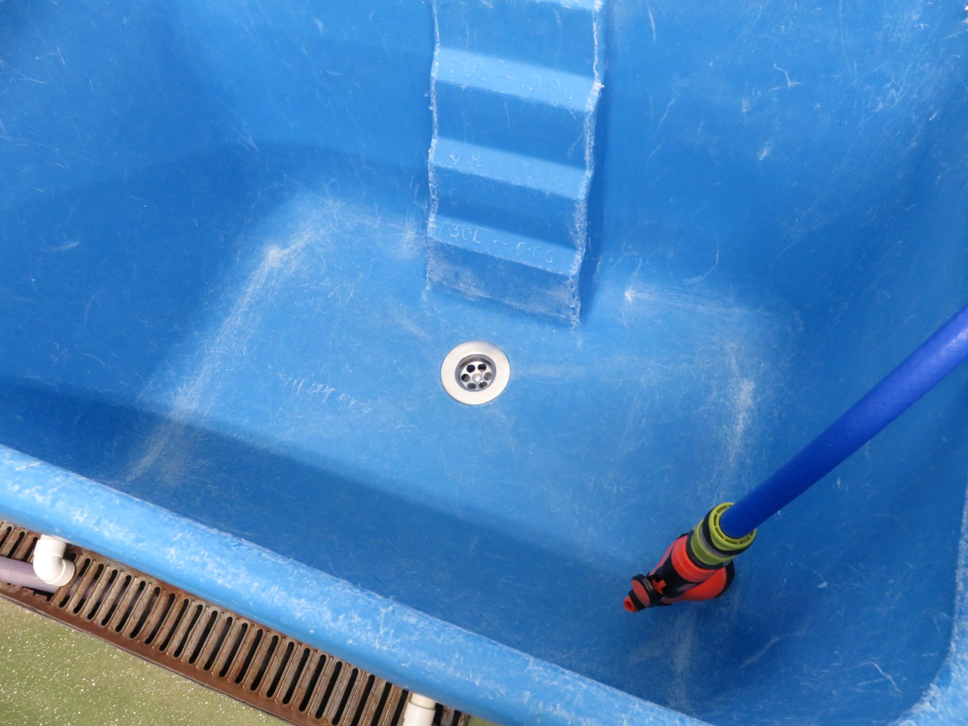 2 x Blue plastic sinks. LO £30. - Image 4 of 5