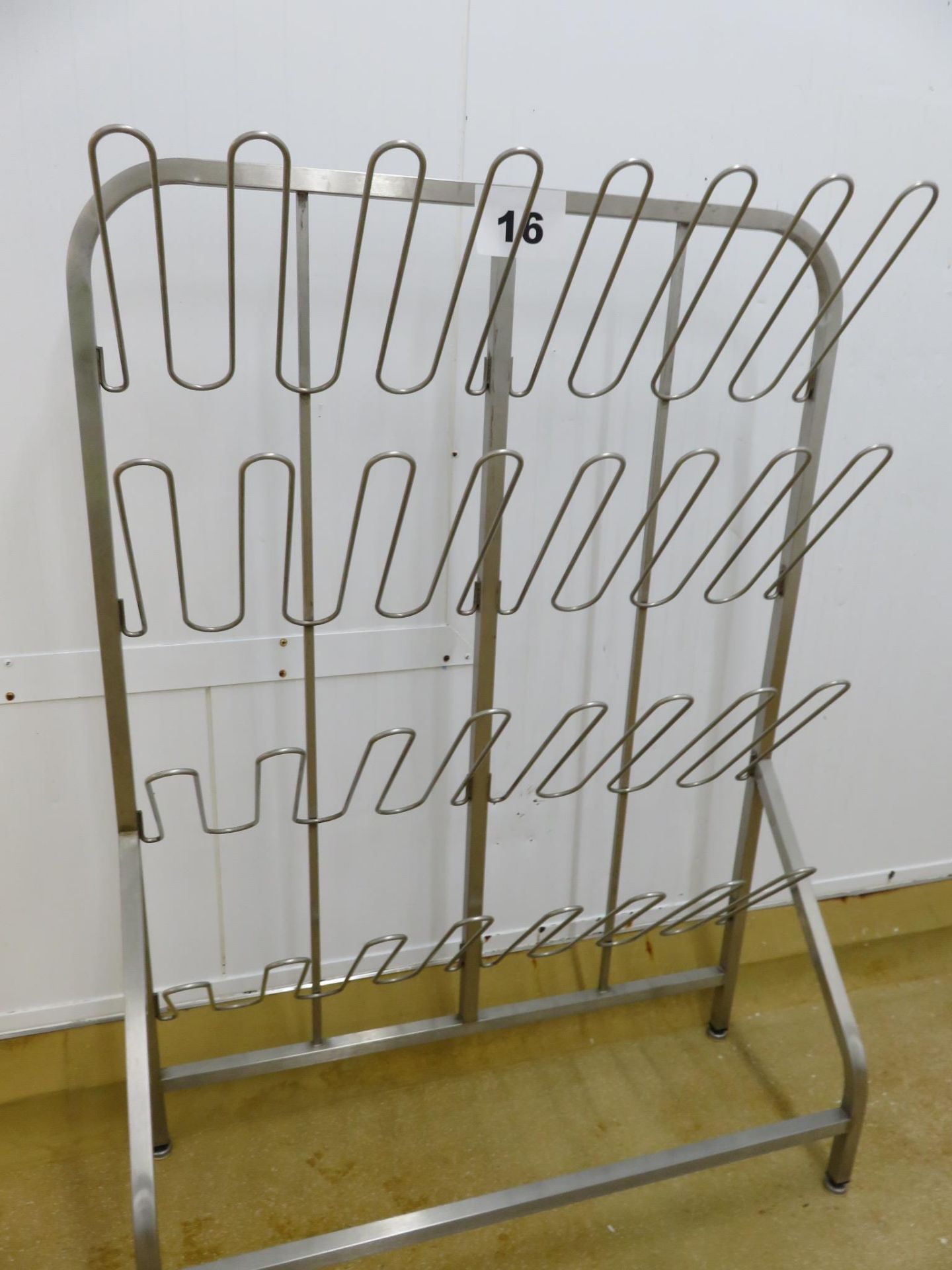 S/S BOOT RACK. LO £10.