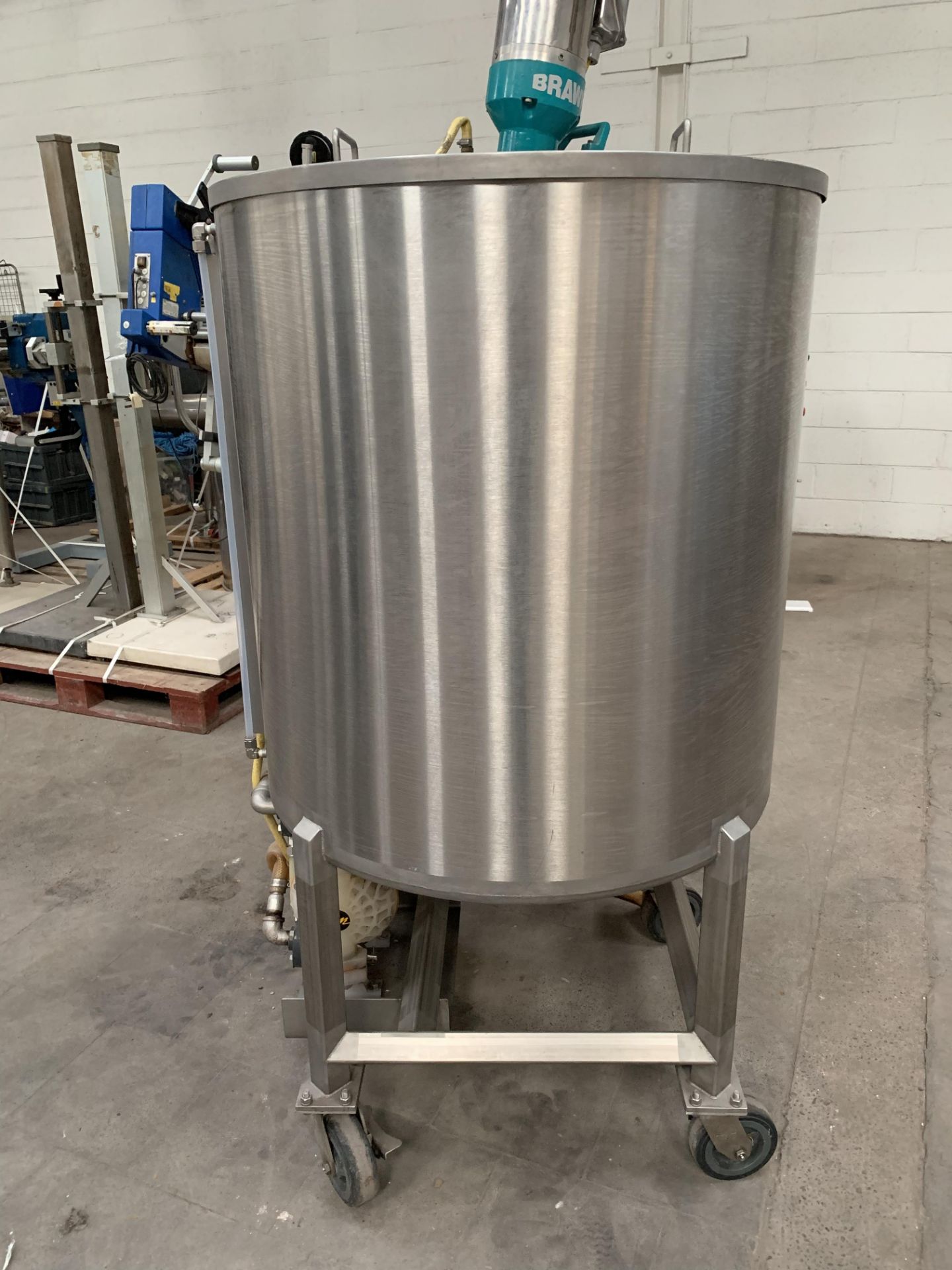 2000 Litre Holding Tank With Mixer