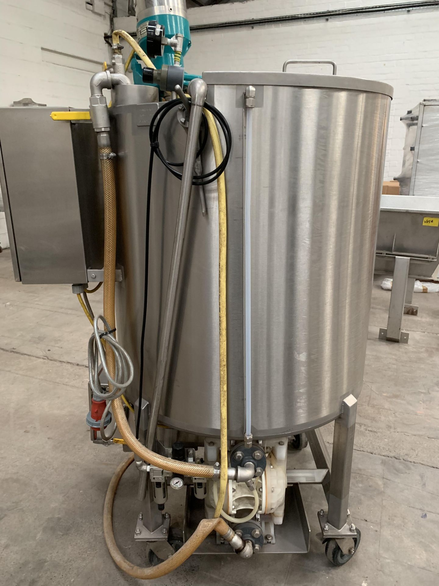 2000 Litre Holding Tank With Mixer - Image 7 of 7