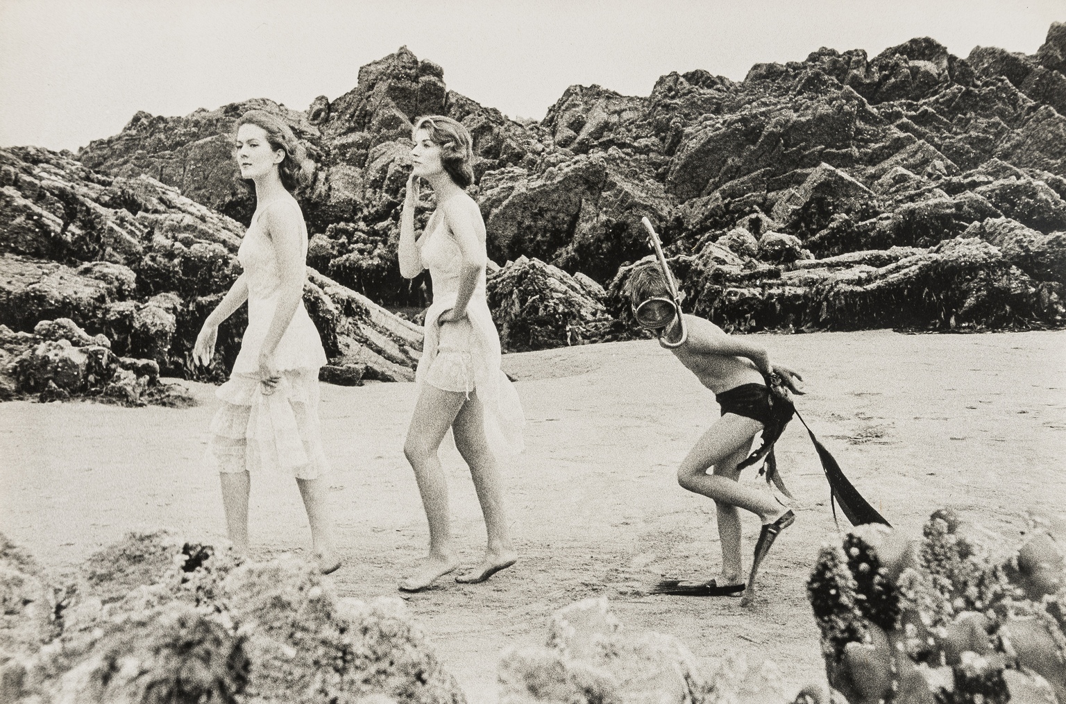 NO RESERVE Norman Parkinson (1913-1990) At the Sea, A Collection of Four Photographs - Image 2 of 4