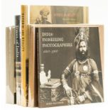 Indian Art.- Dehejia (Vidya) India through the Lens: Photography 1840-1911, Washington D.C., 2000 …