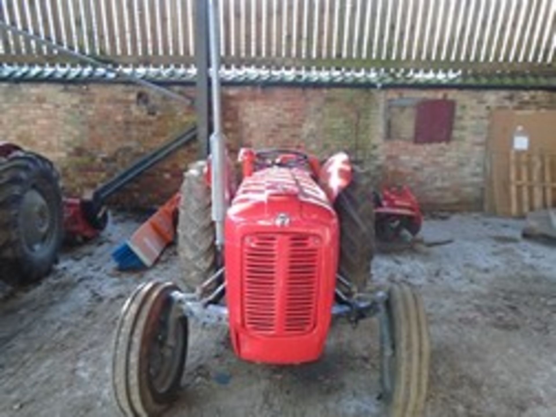 Massey Ferguson 35 4cyl diesel tractor, recent new battery, dynamo, wings, bonnet and lift pump - Image 5 of 5