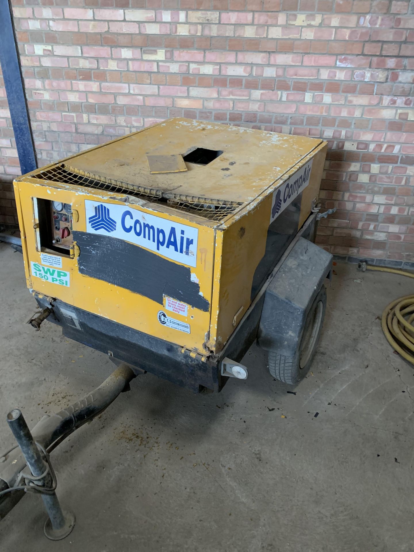 Towable compressor - Image 2 of 2