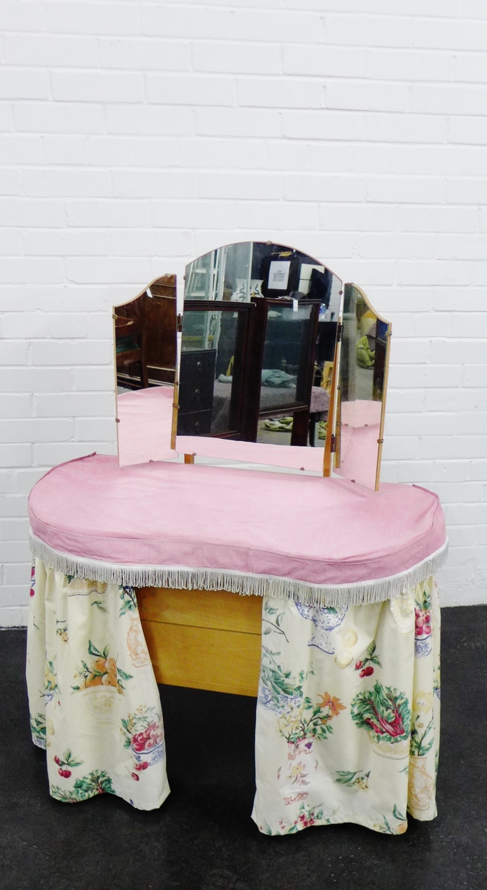 Vintage dressing table, 122 x 90cm