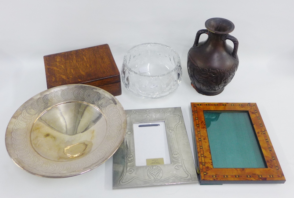 Mixed lot to include a contemporary Edinburgh crystal bowl, a vintage wooden oak box, an Epns Mappin