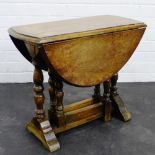 Small oak gateleg table, 49 x 59cm