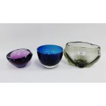 Three pieces of modern coloured art glass, (3)