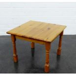 Pine side table with square top, 43 x 55cm