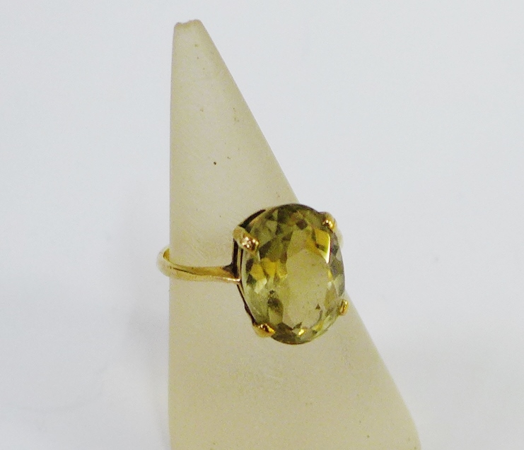 9 carat gold citrine set dress ring, UK ring size N