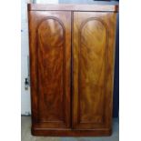 Victorian mahogany wardrobe, 206 x 135cm