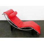 A contemporary Le Corbusier chaise lounge with chrome and black metal supports, with detachable