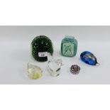 Mixed lot to include a Nymolle Romeo & Juliet green and white vase and cover, art glass birds, an