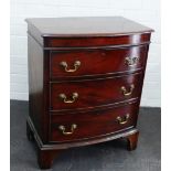 Mahogany bow fronted chest of drawers, 76 x 65cm