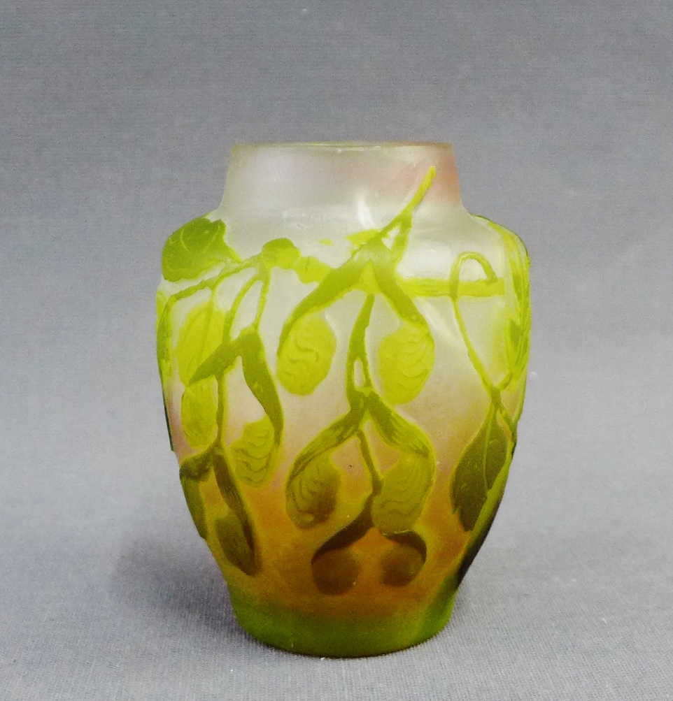 Miniature art glass 'Galle' vase with flowering leaf and branch pattern, 8cm high