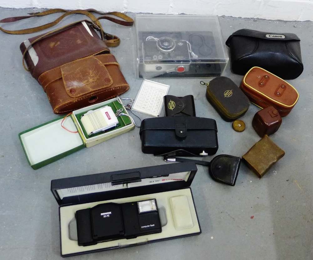 Quantity of vintage cameras etc., to include Canon and Agfa etc., (a lot)