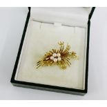 9 carat gold and pearl brooch, full set of hallmarks London 1991