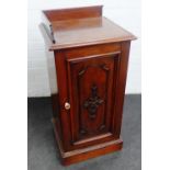 Victorian mahogany ledgeback bedside cabinet, 85 x 42cm