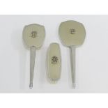 A retro white metal dressing table brush set (3)