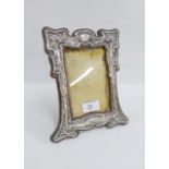 Art Nouveau 'Dinna Forget' silver photograph frame, Sheffield 1911, 18 x 21cm