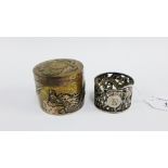 Chinese white metal trinket box and cover, 5cm high, and a white metal napkin ring (2)