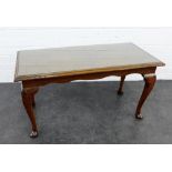 Mahogany coffee table with cabriole legs, 48 x 90cm