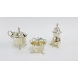 Three piece silver condiment set comprising pepper pot, salt and mustard, Birmingham 1945 (3)