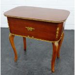 Small work box / table with giltwood mounts, 50 x 50cm