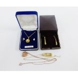 9 carat gold and pearl pendant on yellow metal chain together with pearl drop earrings and a pair of